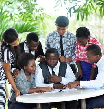 BIU-students-discussing-about-leadership